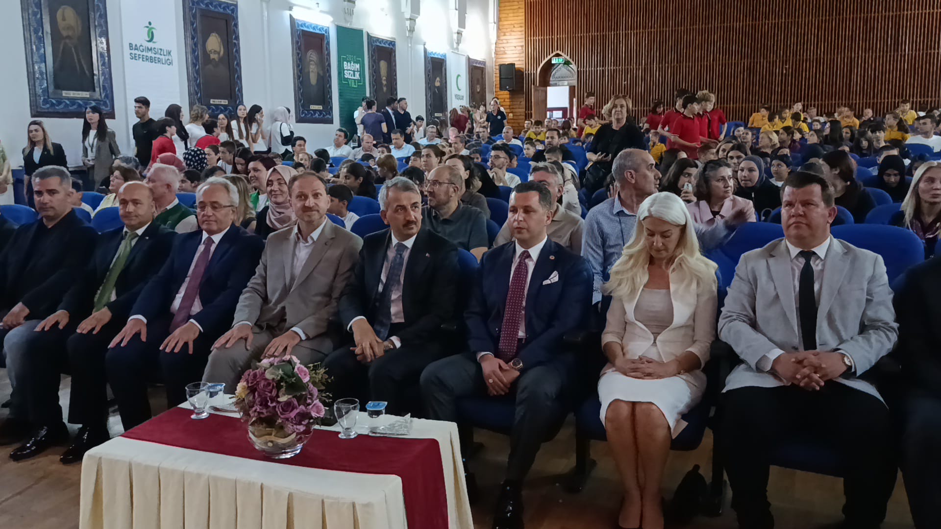 Edirne’de düzenlenen Yeşilay Sağlıklı Yaşam Ligi Yarışması’nın ödül töreni, Türkiye Yeşilay Cemiyeti Genel Başkanı Doç. Dr. Mehmet Dinç’in katılımıyla gerçekleştirildi.